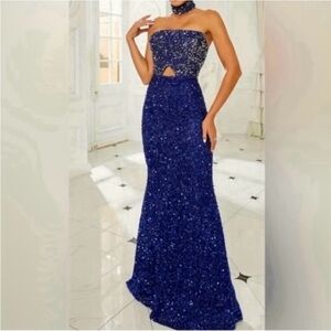 Elegant Blue Strapless Evening Gown